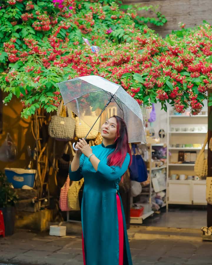 Hoi An/Da Nang: Private Photoshoot & Guided Walking Tour - What the photographer actually adds