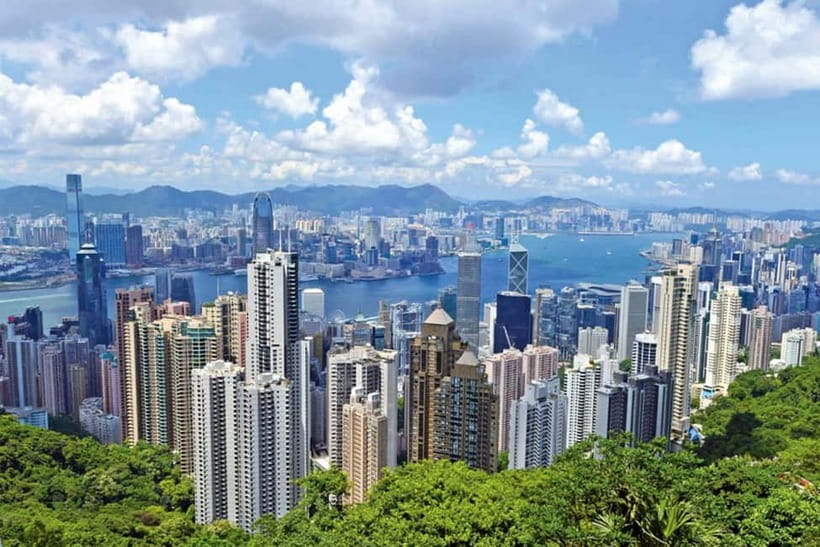 Hong Kong Day Tour: Priority Peak Tram, City Walk & Dim Sum - Key points at a glance