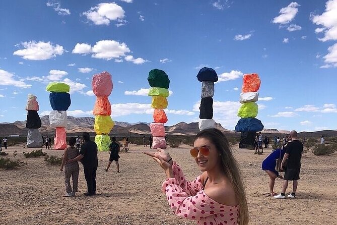 Hoover Dam with Walk On Top Tour and Seven Magic Mountains Stop - The small van matters more than you might expect