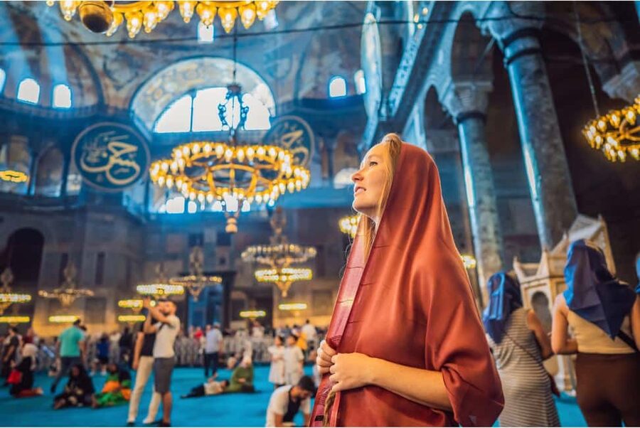 Istanbul: Blue Mosque, Hagia Sophia, & Old Town Walking Tour - Reading the Hippodrome through its obelisks