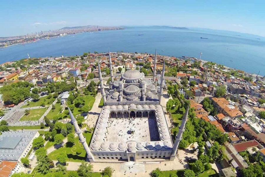 Istanbul: Blue Mosque, Hagia Sophia, & Old Town Walking Tour - Meeting at the German Fountain