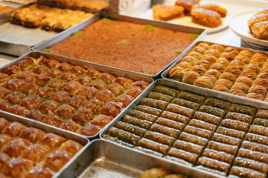 Istanbul: European and Asian Side Guided Foodie Walking Tour - A family-owned kebab lunch in Kadıköy Çarşı