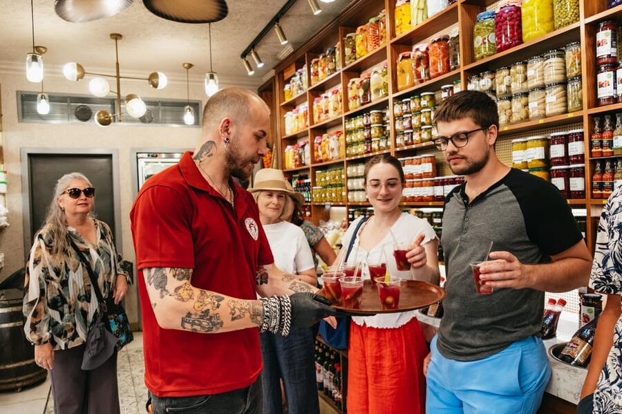 Istanbul: European and Asian Side Guided Foodie Walking Tour - Why the $135 price can make sense