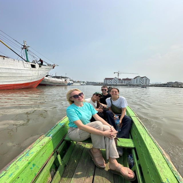 Jakarta Walking Tour: Explore Jakarta as the Locals do - A short boat ride at Sunda Kelapa Harbor