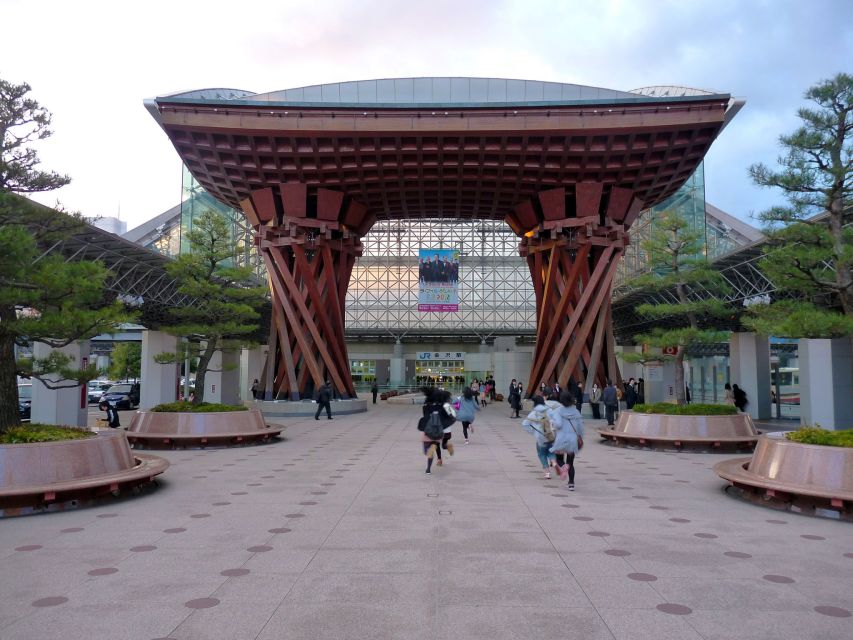 Kanazawa: Private Walking Tour with a Local - Starting near the Kanazawa city center