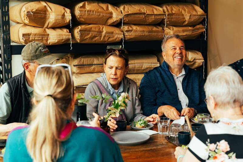 Kelowna: Walking Food Tour with 7 Tastings and 4 Drinks - Why this food walk works so well in Kelowna