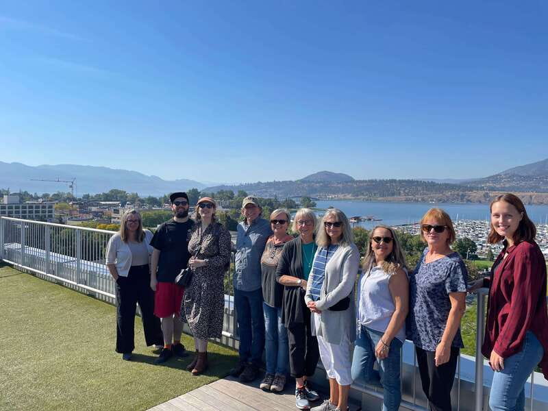 Kelowna: Walking Food Tour with 7 Tastings and 4 Drinks - Dolphins Kelowna, The Bear, and downtown public art