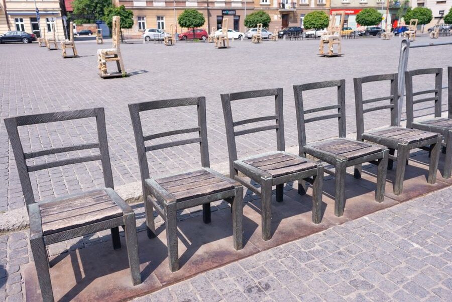 Krakow: Jewish Ghetto Guided Walking Tour - Why this short walk matters in Podgórze