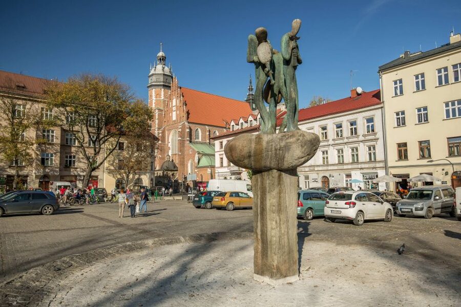 Krakow: Jewish Ghetto Walking Tour - Reading the remains of the ghetto wall