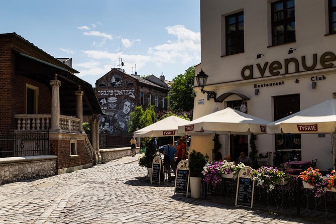 Krakow: Jewish Quarter Guided Walking Tour - Szeroka Street and the heart of the former district
