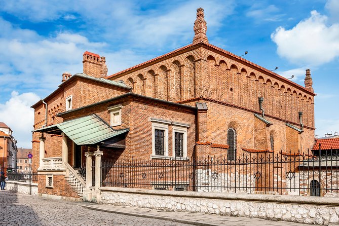 Krakow: Jewish Quarter Guided Walking Tour - Following Spielberg through Kazimierz