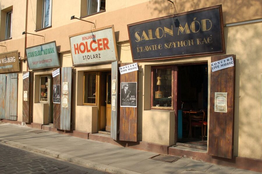 Krakow: Jewish Quarter Guided Walking Tour - Storytelling is the real feature