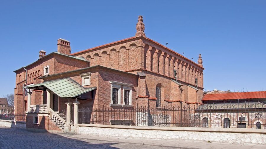 Krakow: Kazimierz Jewish Quarter Walking Tour - What the 27 dollar price gets you
