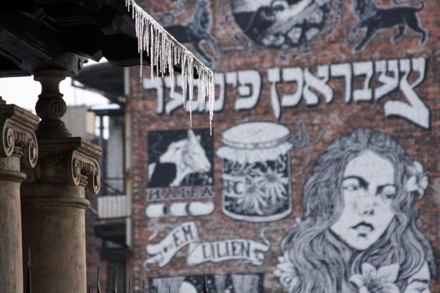 Krakow: Kazimierz Jewish Quarter Walking Tour - The Old Synagogue and Jewish religious life