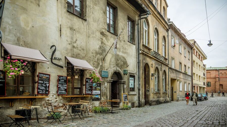 Krakow: Kazimierz Jewish Quarter Walking Tour - Starting on Szeroka Street