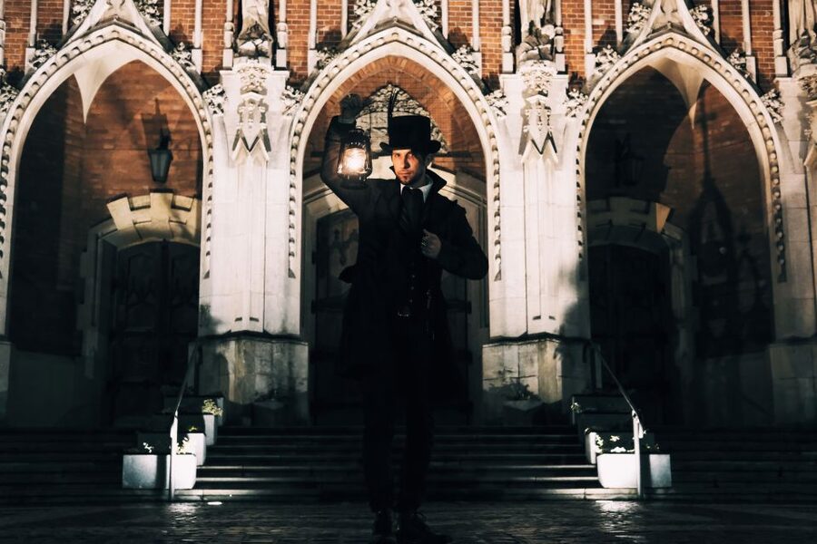 Krakow: Legends and Tales of Old Town Walking Tour - The guides make or break the evening
