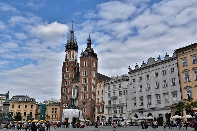 Krakow: Old Town Guided Walking Tour - Reading the Main Market Square