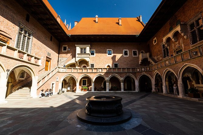 Krakow: Old Town Guided Walking Tour - Wawel Castle, the Cathedral, and the Dragon’s Den