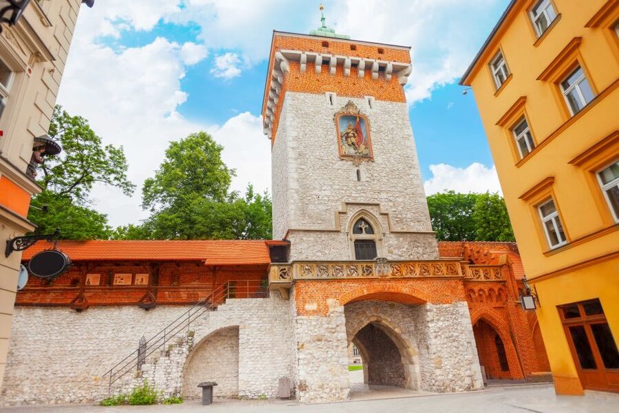 Krakow: Old Town Guided Walking Tour - Three hours on foot, with a coffee pause