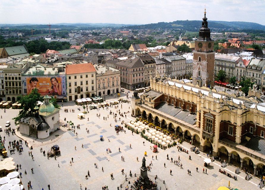 Krakow: Old Town Highlights Private Walking Tour - Wawel Hill and the royal center of Poland