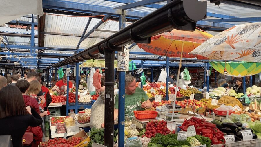 Krakow: Street Food Walking Tour - Why this food walk works as a first taste of Krakow