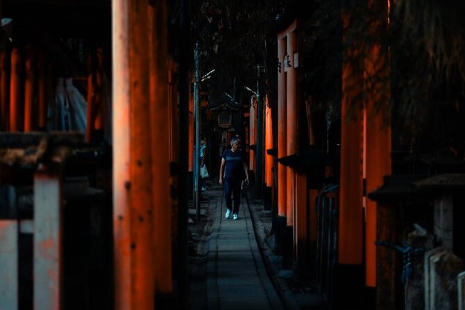 Kyoto Fushimi-Inari Night Walking Tour - Small shrines, paper cranes, and the turn back