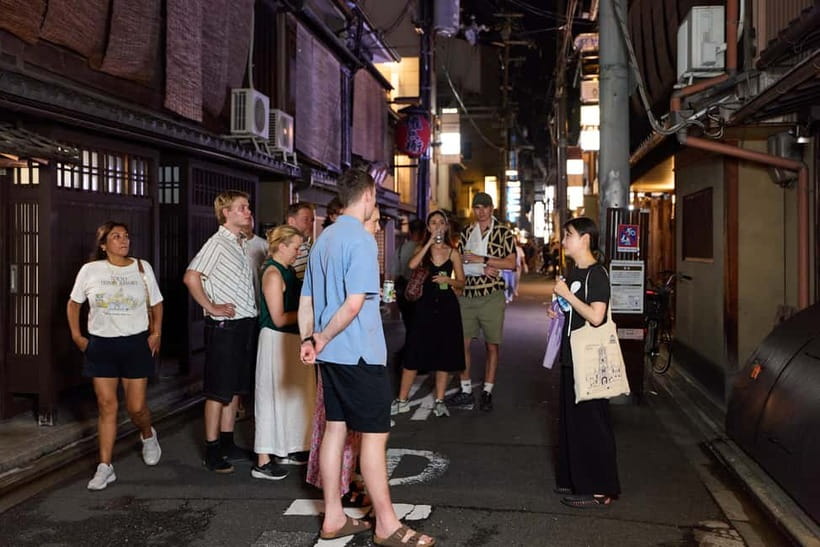 Kyoto: Gion Geisha District Walking Tour - Stories of Geisha - Timing, walking, and practical comfort