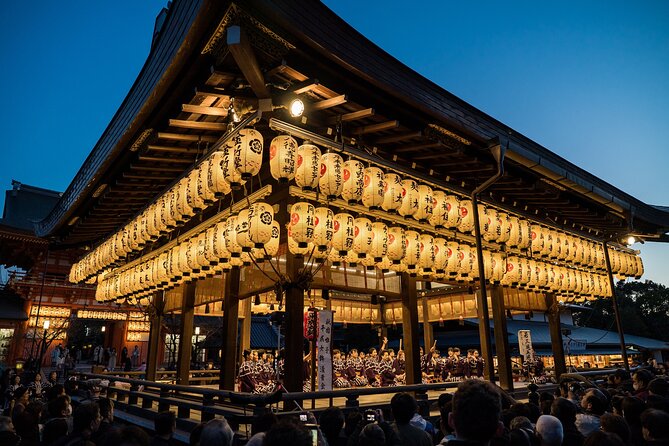 Kyoto Gion Night Walk & Geisha District Guided Tour - Hanamikoji Street and the rules of respectful sightseeing