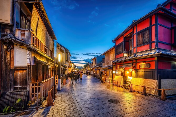 Kyoto Gion Night Walk & Geisha District Guided Tour - The first two hours through Gion