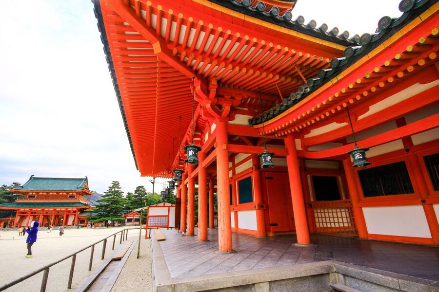 Kyoto: Imperial Palace & Nijo Castle Guided Walking Tour - Walking toward Kyoto Imperial Palace