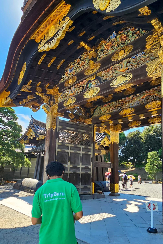 Kyoto: Imperial Palace & Nijo Castle Guided Walking Tour - Kyoto Imperial Palace and its open grounds