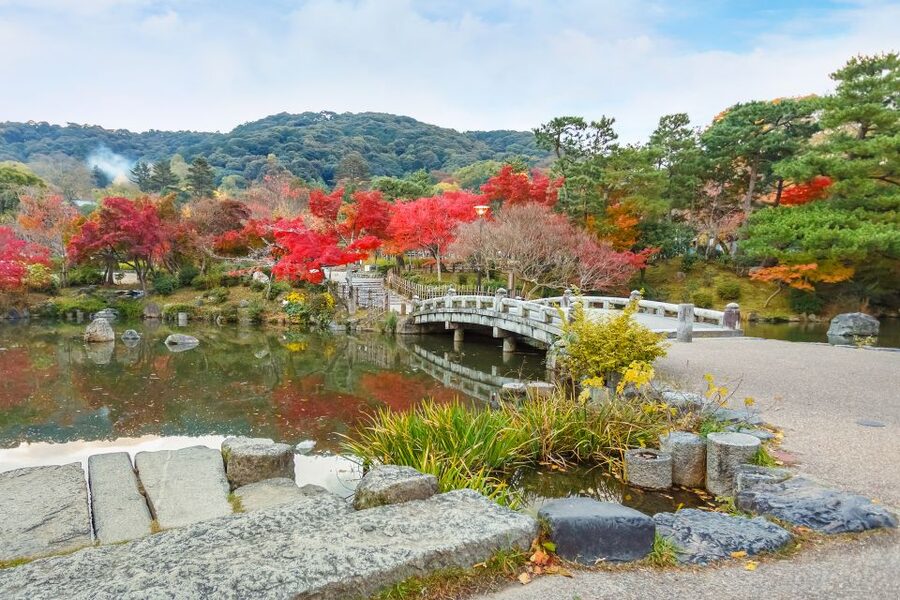 Kyoto: Private 2.5 Hour Historical Walking Tour - Starting at Yasaka Shrine and learning how to worship