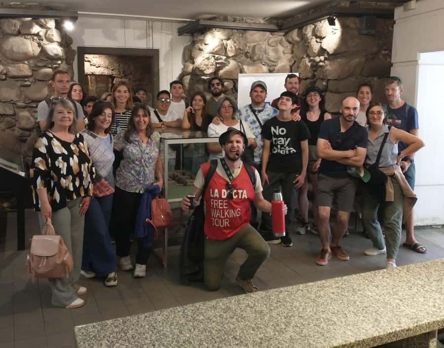 La Docta Free Walking Tour "Córdoba La Antigua". - Local sounds, tastes, and a social walking pace