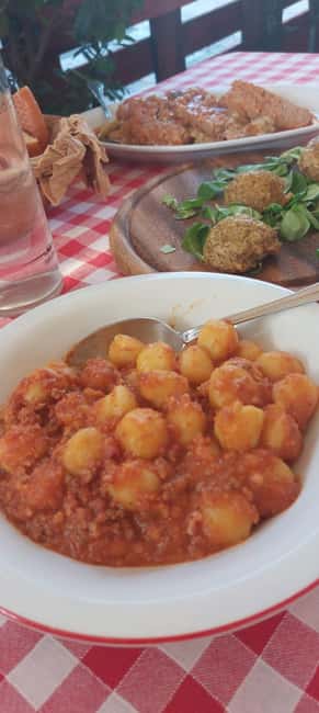 Lake Como: Food Walking Tour - Group size, pace, and dietary needs
