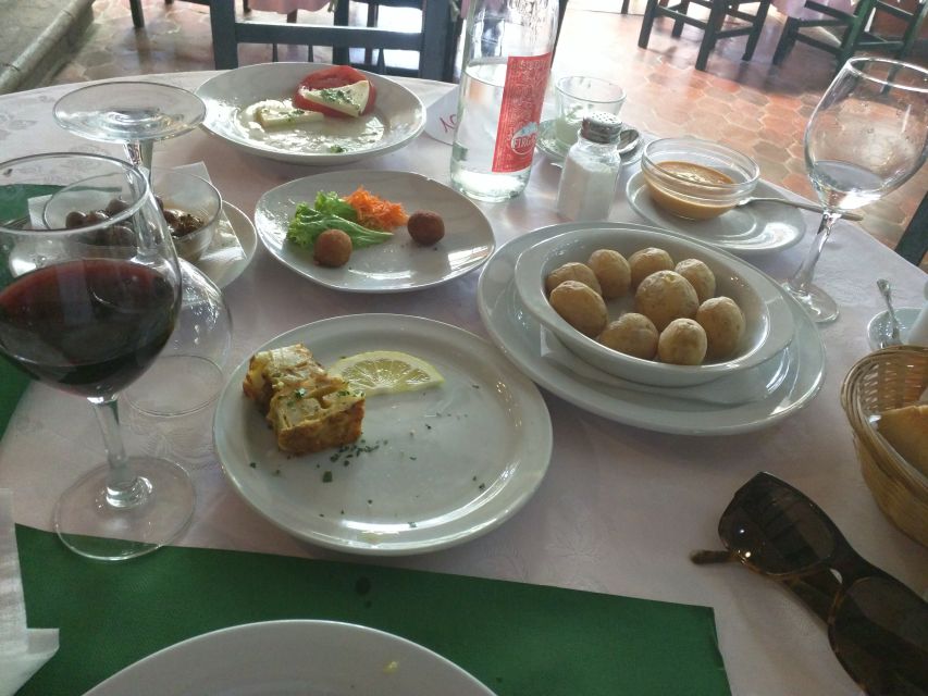 Las Palmas: Private Old City Guided Walking Tour with Tapas - Walking conditions, timing, and comfort
