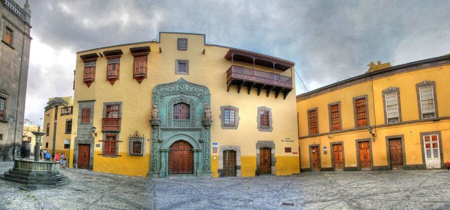 Las Palmas: Private Old City Guided Walking Tour with Tapas - Who will get the most from this tour