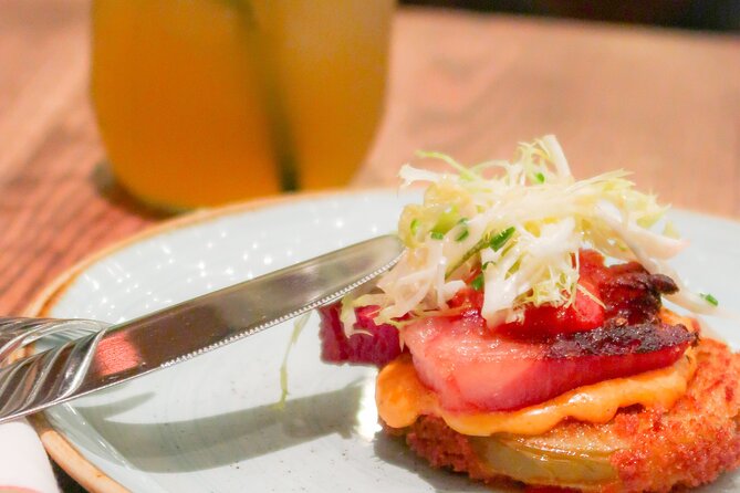 Las Vegas: The Strip's Celebrity Chefs Tour or Downtown Food Tour - How the guides shape the experience