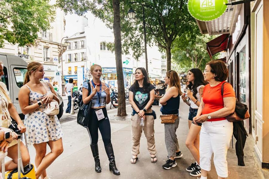 Le Marais Walking Food Tour with Cheese, Wine & Pastries - Why the group size makes a difference