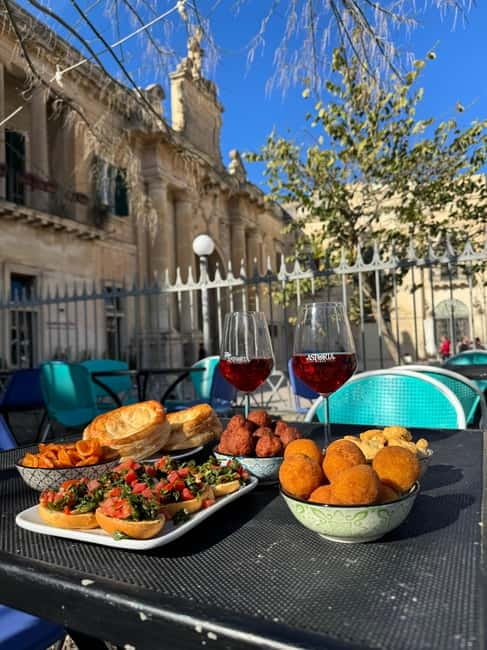 Lecce: Guided Street Food Walking Tour with Food and Wine - Santa Croce and Lecce’s carved stonework