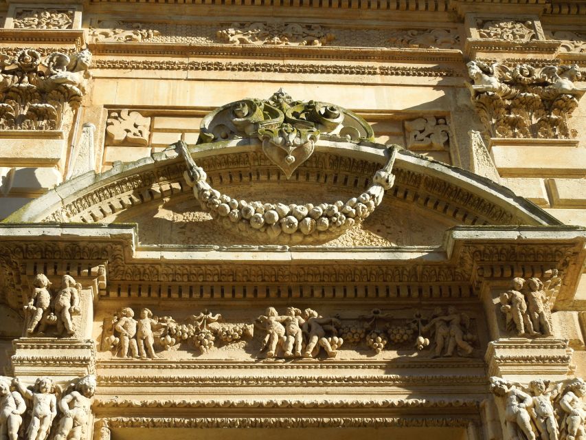Lecce: Street Food Tasting and Sightseeing Tour - Guide quality and group size