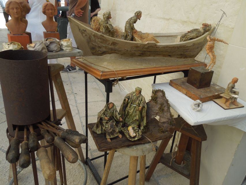 Lecce: Street Food Tasting and Sightseeing Tour - Santa Croce, where the stonework becomes theatrical
