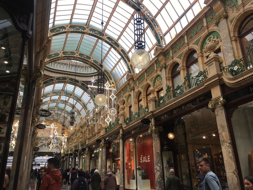 Leeds: 2-Hour Highlights Walking Tour - Markets, trading places, and small city spaces