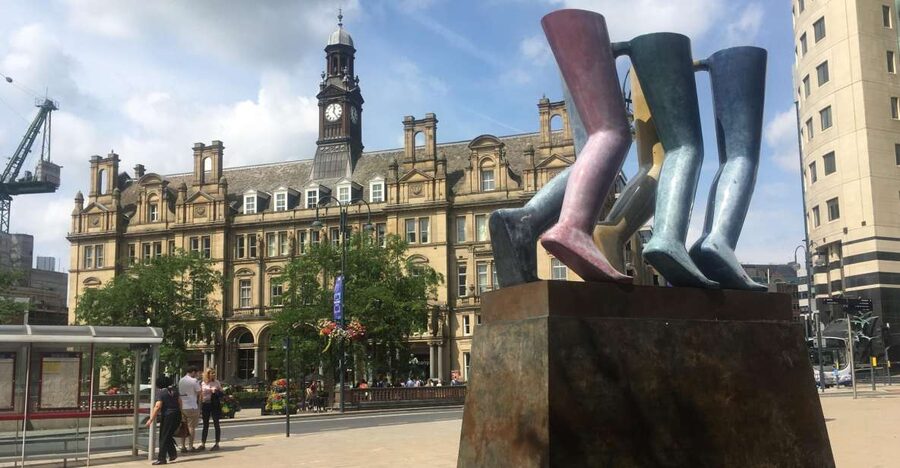 Leeds: 2-Hour Highlights Walking Tour - How wool shaped Leeds