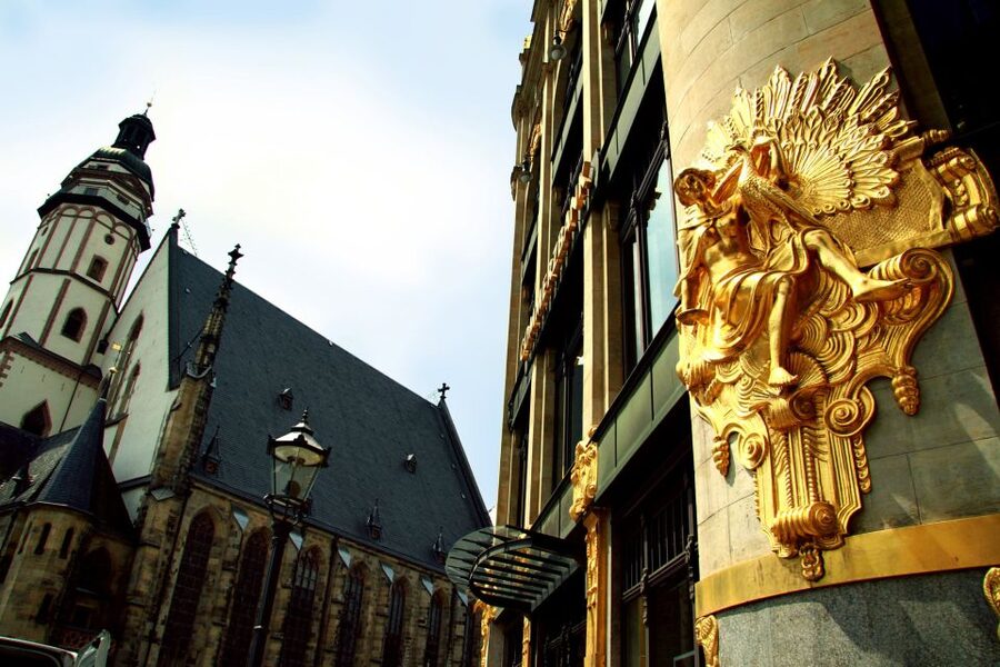 Leipzig: 1.5-Hour Historical Walking Tour in German - Fountains, Greenlanders, and Shakespeare’s stockings