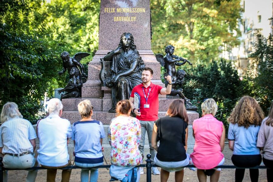 Leipzig: 2-Hour Guided Walking Tour in German - Auerbachs Keller Brings Literature to the Route
