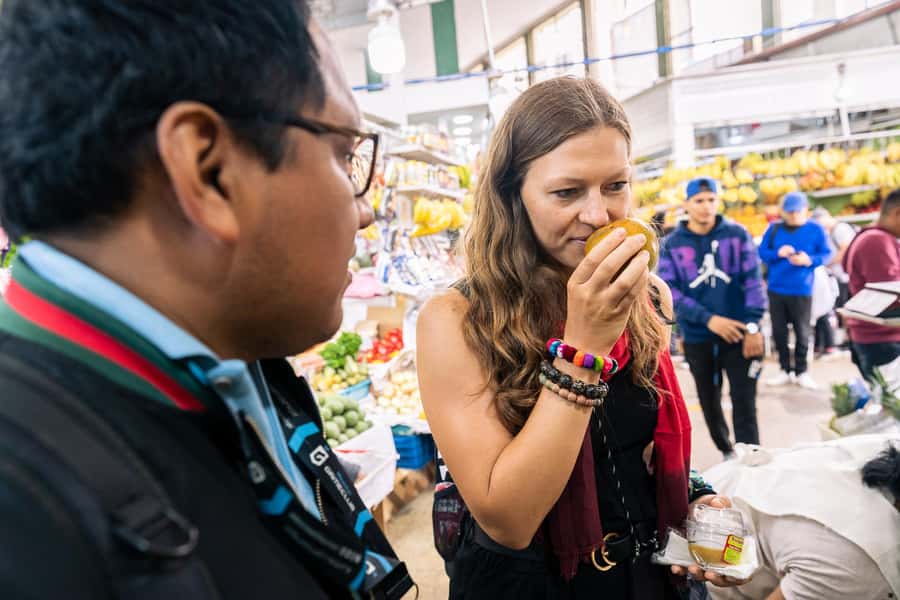Lima: Miraflores Trending Flavors Half-Day Walking Tour - How much food do you get?