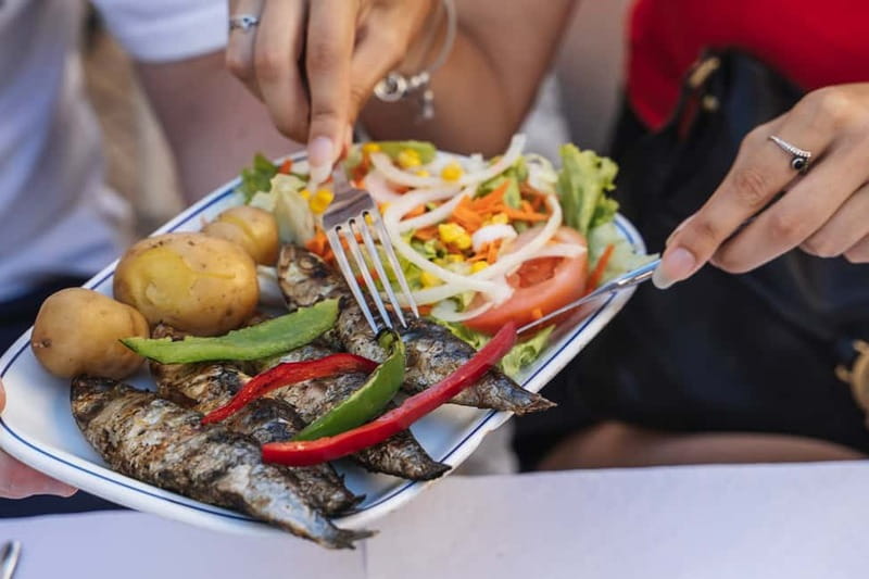 Lisbon: Baixa Food Walking Tour with Drinks - Ginjinha, vinho verde, and the four-drink plan