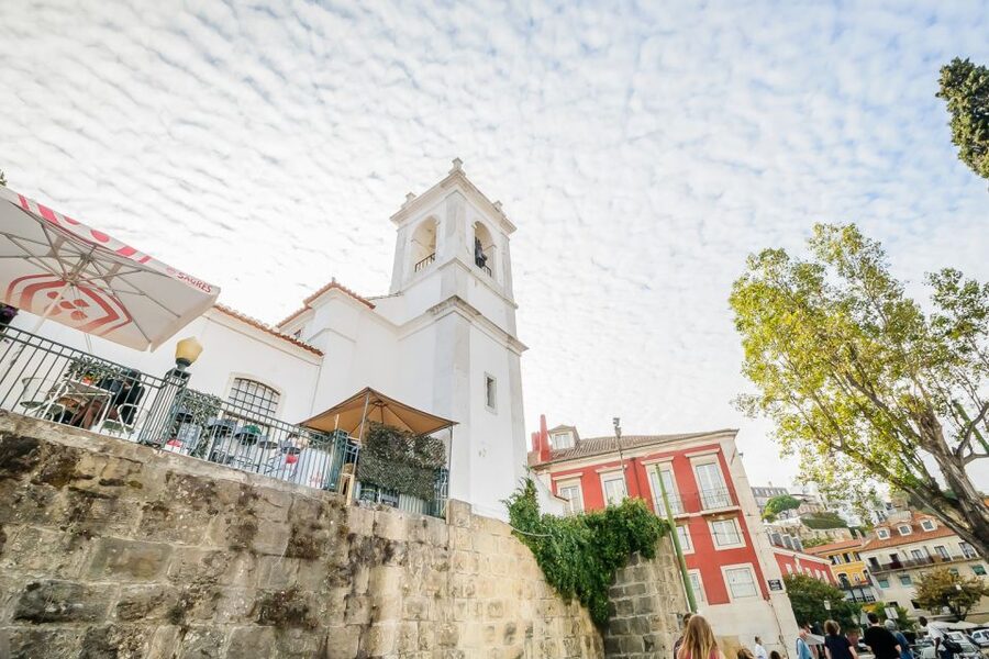 Lisbon: Best of City Private Walking Tour - Alfama’s narrow lanes and the sound of Fado