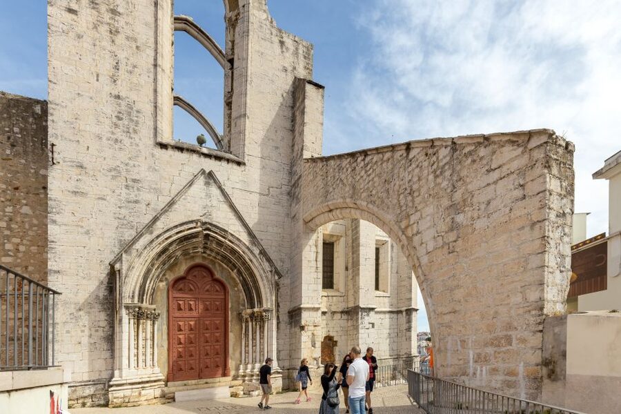 Lisbon: History, Stories and Lifestyle Walking Tour - The guides make the biggest difference
