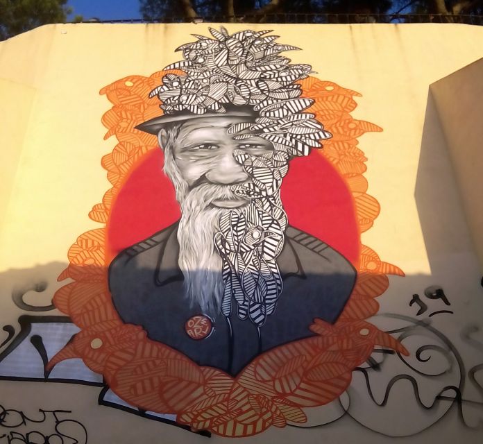 Lisbon: Kickstart Street Art Walking Tour - Guides who explain more than the artwork